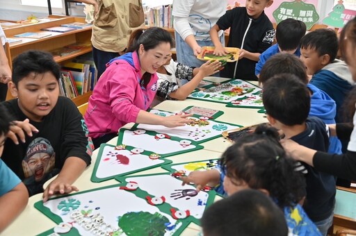 吳秀華聖誕傳愛早療孩童 台東縣議會攜手民間協力作公益