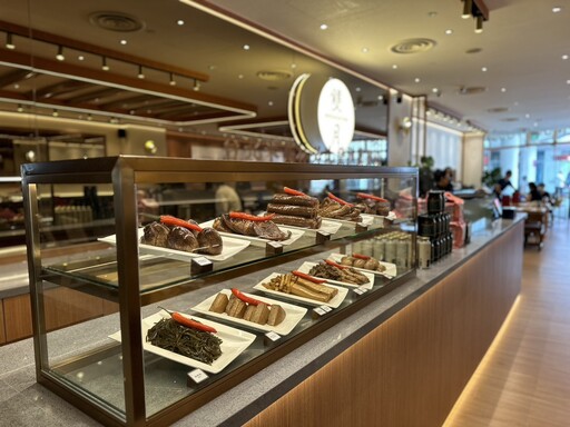 【有影】雙月食品社大舉進軍新加坡 半年開三家分店引爆台式美食熱潮