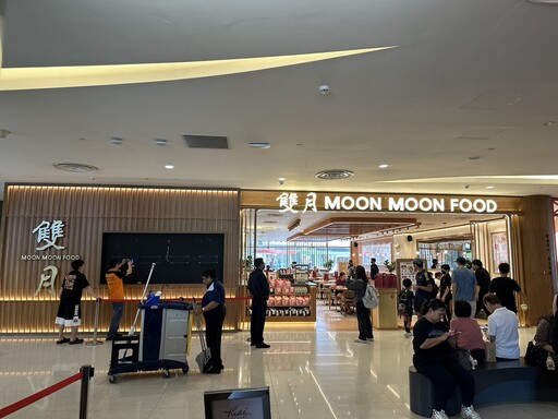 【有影】雙月食品社大舉進軍新加坡 半年開三家分店引爆台式美食熱潮