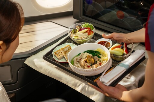 高空美食大對決！華航攜手雙月打造台味飛機餐 星宇航空推春季限定餐點