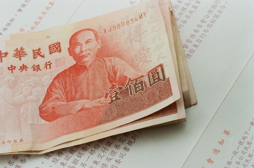 【鄧哲偉專欄】央行太乖台幣驚漲 何不跟美日一起印鈔
