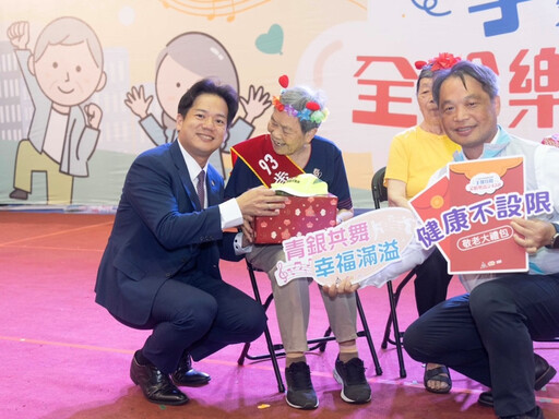 【有影】竹市長者活躍老化競賽登場 代理市長邱臣遠鼓勵舞出健康自信