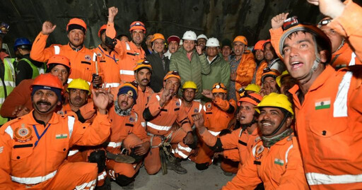 等了17天！印度隧道坍塌41位工人全獲救 每人領「3.7萬元」支票