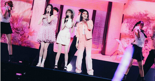 王心凌與《浪姐》兩姐妹上演貼臉親親 嗨跳〈愛你〉留限定舞台