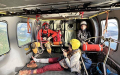 花蓮2山友相繼受傷無法行動 空勤總隊派遣黑鷹直升機救援