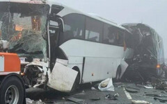 巴西東北部爆發卡車與遊覽車相撞 釀25死5傷