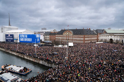 83歲丹麥女王宣布退位 55歲王儲繼任王位…10萬民眾見證