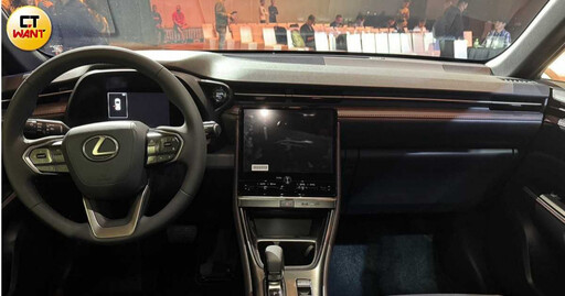 Lexus全新油電休旅LBX售價130萬有找 17日上市已近千張訂單到手