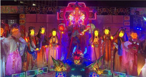 台北燈會「眾神肖像花燈」嚇壞民眾 作者發聲稱：北部人比較少看花燈