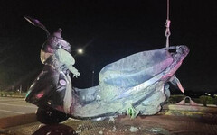 台南官田男騎士遭擊落農田釀1傷 機車慘沾滿泥濘畫面曝