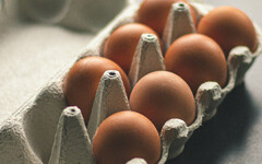 開學季雞蛋買氣未提升…蛋商囤貨僅消一半 下周蛋價維持不變