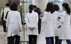 前電競選手車禍躺急診8小時無人問聞 南韓醫師大量罷工辭職「醫院維持不了10天」