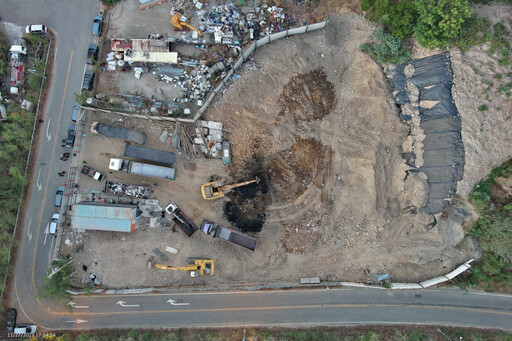 6.2噸「世紀之毒」埋台中龍井 專案小組開挖當天就頭暈！5人遭起訴