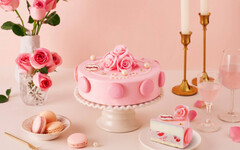盛放玫瑰、立體康乃馨讓媽咪心花開 母親節蛋糕4月底前預訂享早鳥優惠