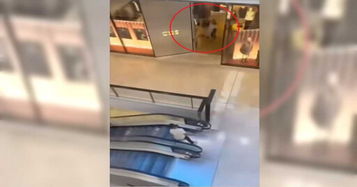 雪梨商場持刀攻擊釀7死 白衣男「抄傢伙」死守扶梯對峙畫面曝光