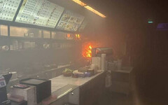 台南魚料理餐廳「火光驚現」滾滾濃煙竄出 3員工平安逃生