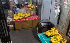 這間水果店「開20年只賣香蕉」 老闆曝業績：1天零賣40箱