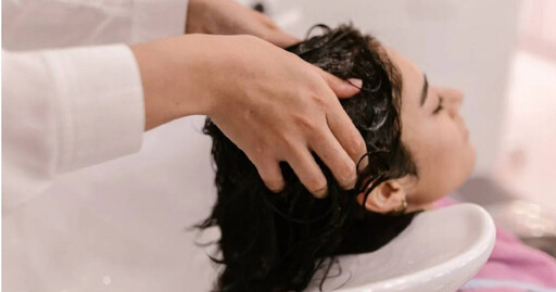 越式洗頭害頭髮打結 女罹「適應障礙」求償32萬…法官判賠這金額