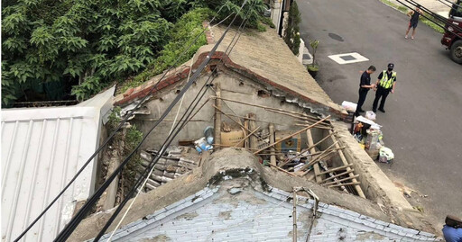 疑地震搖不停釀災 彰化民宅突倒塌…57歲婦「手臂外露」遭活埋