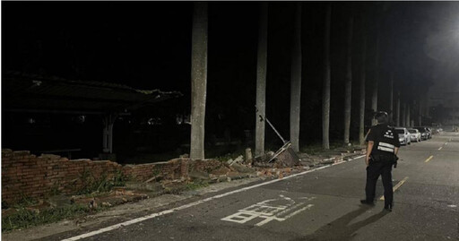 台南國中圍牆大崩落！1車慘遭砸毀 驚心瞬間嚇壞民眾