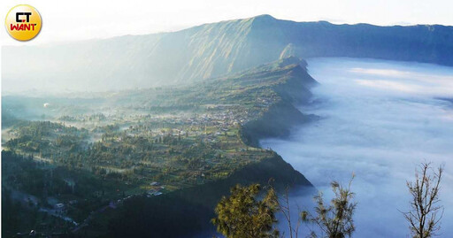 探索東爪哇1／此生必訪！朝聖全球最美日出景點 印尼布羅莫火山迎絕景