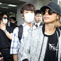 龜梨和也率「KAT-TUN」合體抵台 中丸雄一拿手機反拍媒體