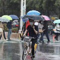 對流旺盛！2縣市遭大雷雨轟炸 氣象署示警慎防劇烈降雨