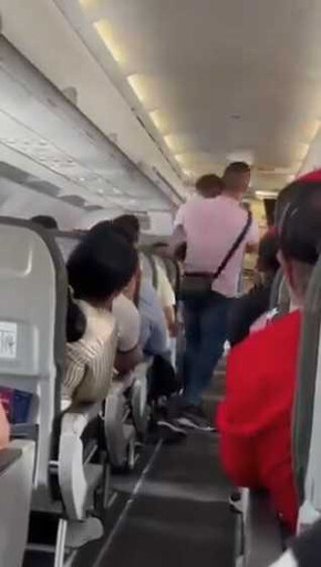 10歲男童拒繫安全帶「發脾氣大吵大鬧」 航班延誤1小時…慘被趕下機