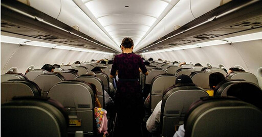 國外空姐稱「飛機水箱都沒洗」 地勤打臉：洗好幾個小時