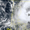 凱米逼近中！海面西南季風有增強趨勢 鄭明典示警：要注意颱風尾