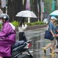 大雨持續增強！豪雨特報擴及13縣市「澎湖警戒升級」 北北桃發大雷雨警報