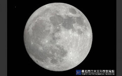 中秋節必追「超級月亮＋土星合月」 本世紀僅見