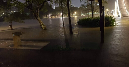 雨勢不停歇！台北市大湖公園「水淹出來了」看不見草坪