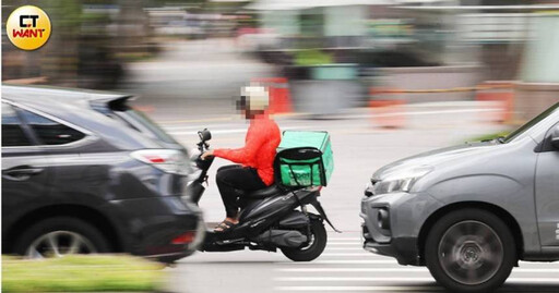 他訂閱Uber會員下雨沒外送員可送餐 切一般帳號卻OK：根本次等人