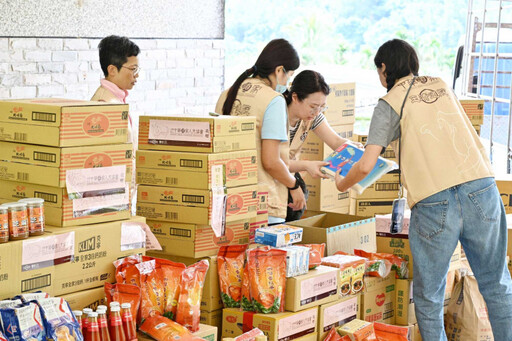 偏鄉弱勢學子「缺糧又缺物資」 愛心捐贈2年期餐食用品