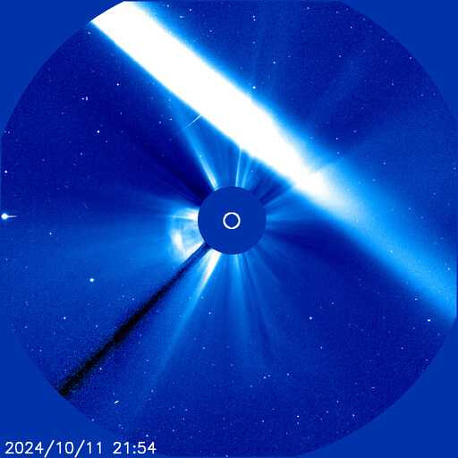 近年「最亮彗星」今晚登場 鄭明典：地面就有機會看到