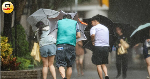 康芮已翻過玉山「準備進入中南部平原」 強風豪雨要來了…南部人快回家