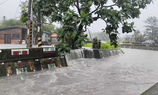 暴雨狂炸…宜蘭亮淹水警報「馬路變成河」 民眾傻眼：10年沒見過