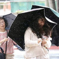 萬宜環流＋東北季風合力甩雨！3地區豪雨炸2天 北部降溫1字頭再現