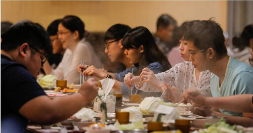 在外用餐發現「這景象」 他傻眼嘆：直接把20元丟了