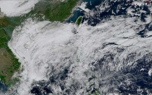 好天氣沒了…2張衛星雲圖秒懂 水氣「由南往北」增加：全台有雨