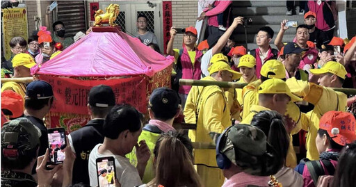 白沙屯媽祖突停駕!資深信徒曝「來探望好姐妹」百年淵源感動眾人