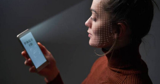 男友「不給設Face ID」!她拿前任相比想分手 網友反應一面倒
