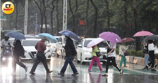 對流雲系發展旺盛「4縣市大雨特報」!明日鋒面快速通過 天氣轉不穩定