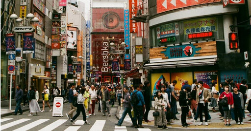 他跟老婆東京自助3天!同事帶老媽同行硬跟 人夫崩潰:確實毀了