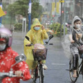 鋒面雨彈深夜炸到明天！3地區下最大 週末降溫「北部剩20度」