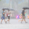 全台變天氣溫略降！14縣市大雨特報 週末再迎另一波鋒面