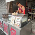 水煎包「大肌肌天菜店員」太養眼 網友朝聖慘吃到蟑螂腳！南市衛生局要查了