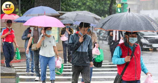 午後雷陣雨炸全台!第一波「典型梅雨鋒面」這天報到
