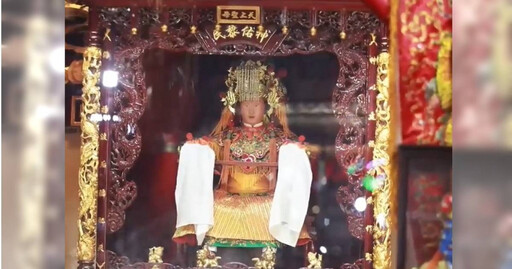 白沙屯媽祖結束12天閉關休養 開爐儀式吸引近萬名信徒一睹聖顏